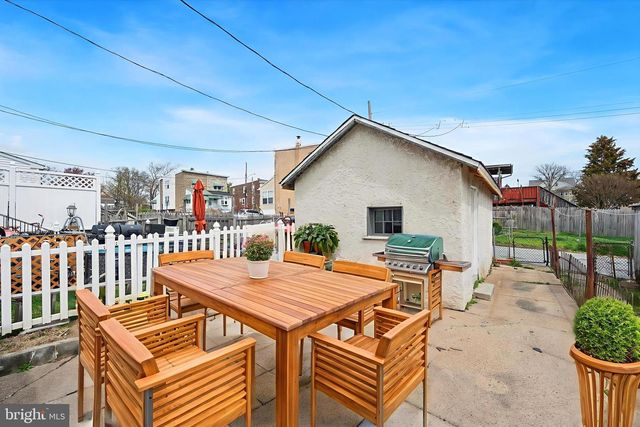 1425 HEWES, Linwood, PA 19061