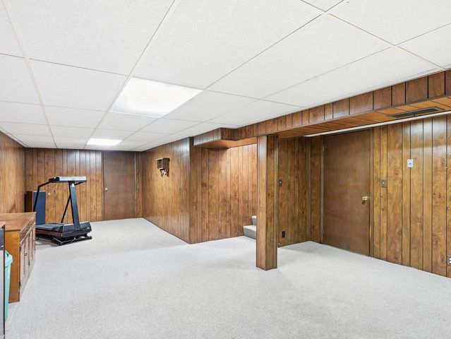 318 Dodie DRIVE, Waukesha, WI 53189