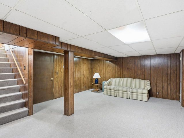 318 Dodie DRIVE, Waukesha, WI 53189