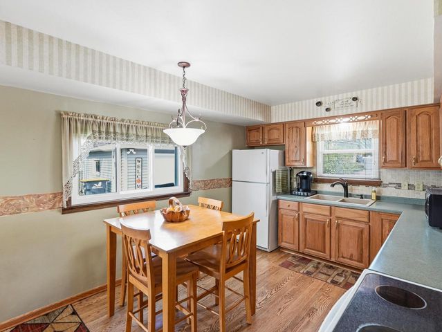 318 Dodie DRIVE, Waukesha, WI 53189