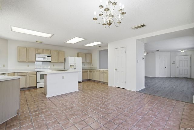 15824 Lomita Springs, San Antonio, TX 78247