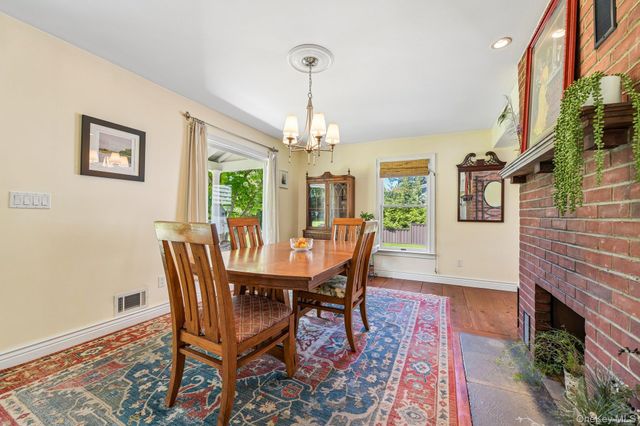 38 Conscience Circle, East Setauket, NY 11733