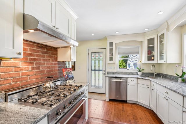 38 Conscience Circle, East Setauket, NY 11733