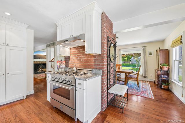 38 Conscience Circle, East Setauket, NY 11733