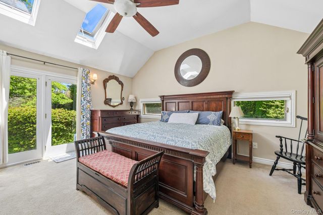 38 Conscience Circle, East Setauket, NY 11733