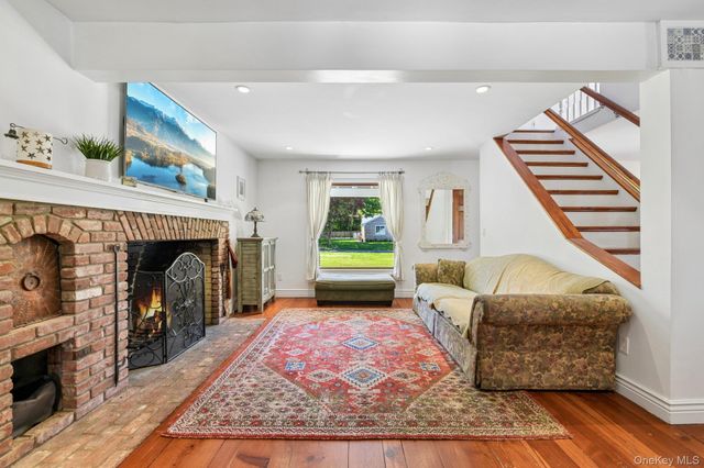 38 Conscience Circle, East Setauket, NY 11733