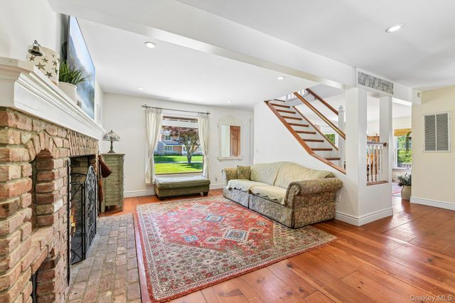 38 Conscience Circle, East Setauket, NY 11733