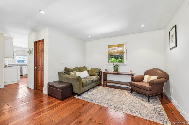 38 Conscience Circle, East Setauket, NY 11733