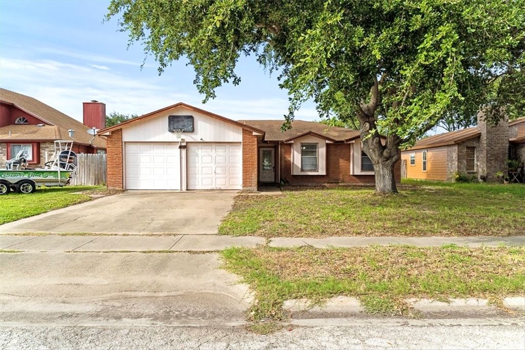 910 Saint Timothy St, Corpus Christi, TX 78418