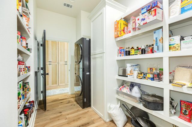 2176 Highway 87, Gilchrist, TX 77617