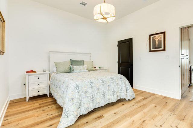 2176 Highway 87, Gilchrist, TX 77617