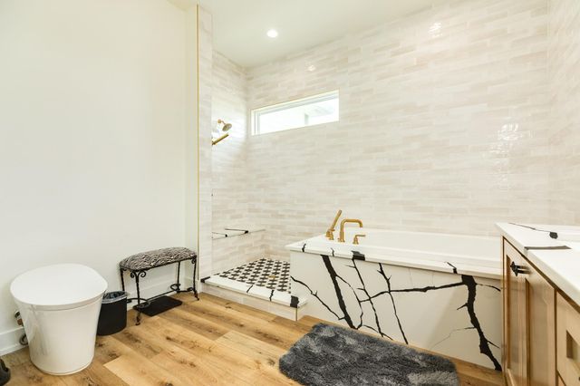 2176 Highway 87, Gilchrist, TX 77617