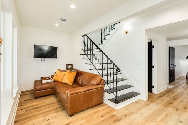 2176 Highway 87, Gilchrist, TX 77617