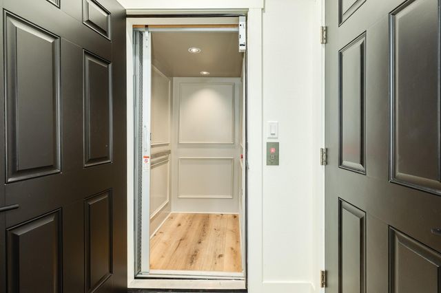 2176 Highway 87, Gilchrist, TX 77617