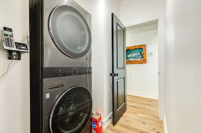 2176 Highway 87, Gilchrist, TX 77617