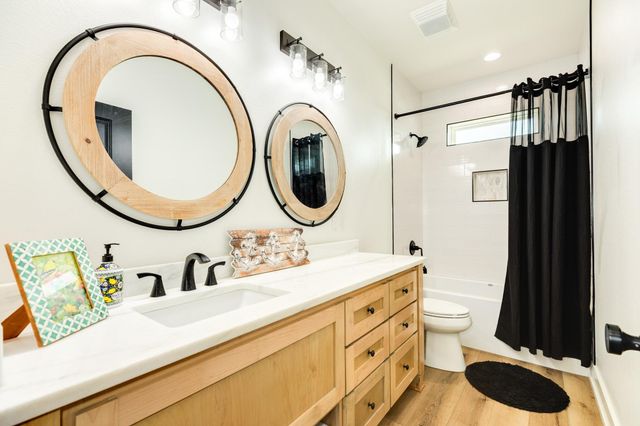 2176 Highway 87, Gilchrist, TX 77617