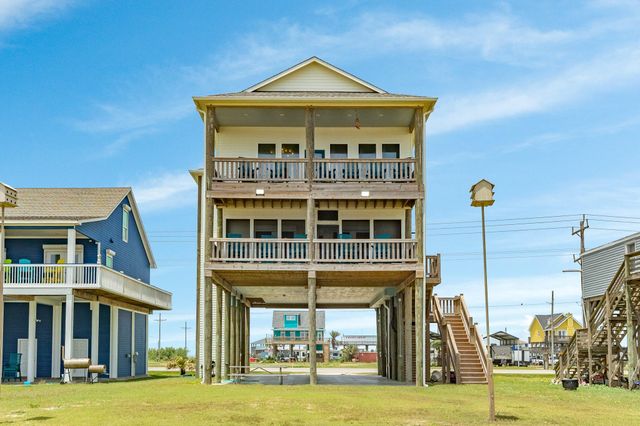 2176 Highway 87, Gilchrist, TX 77617