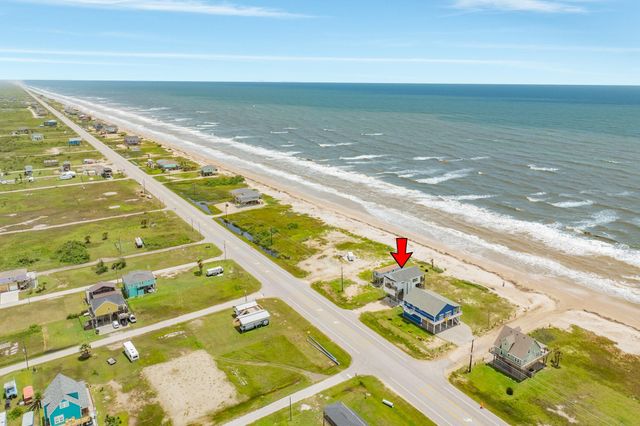 2176 Highway 87, Gilchrist, TX 77617