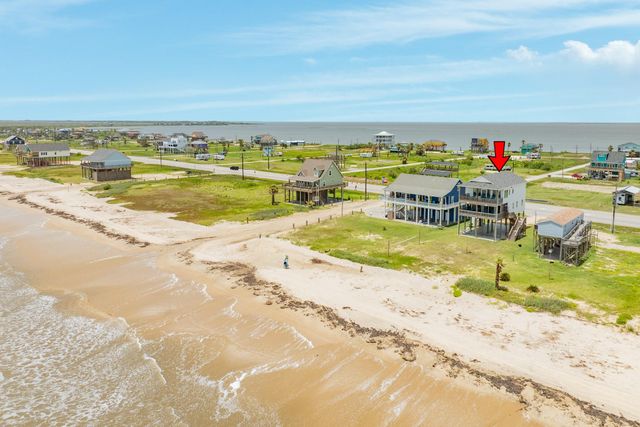 2176 Highway 87, Gilchrist, TX 77617