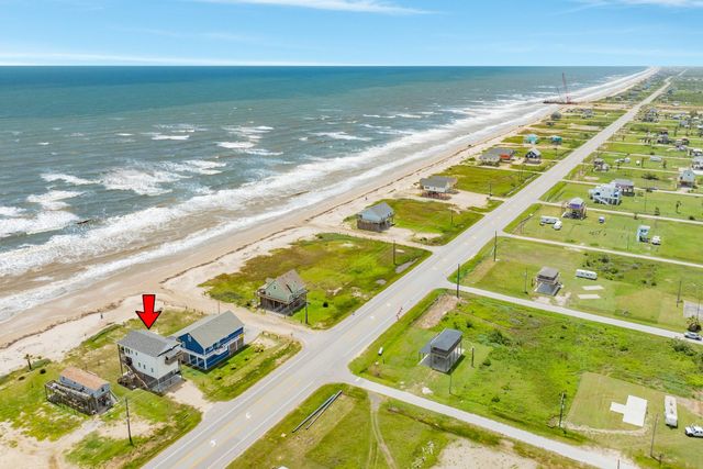 2176 Highway 87, Gilchrist, TX 77617