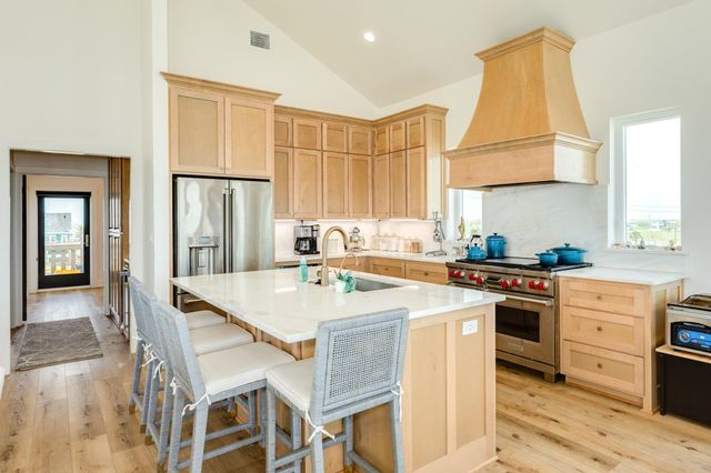 2176 Highway 87, Gilchrist, TX 77617