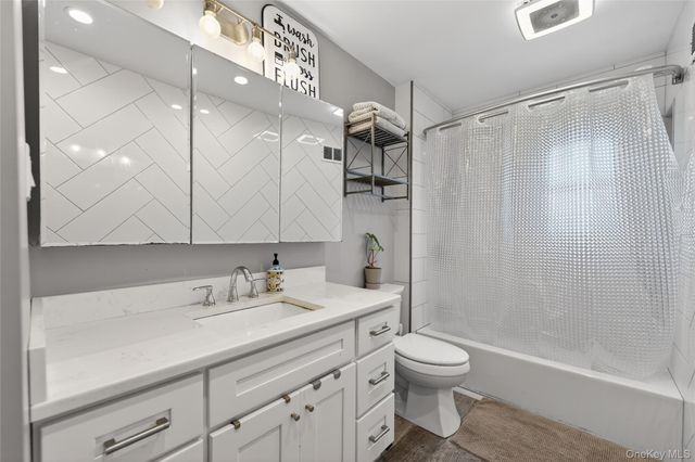 3530 Long Beach Road 8, Oceanside, NY 11572