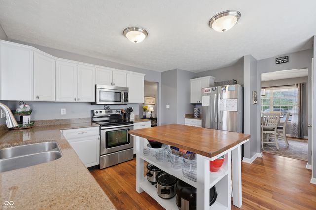 611 Melrose Court, Greenfield, IN 46140