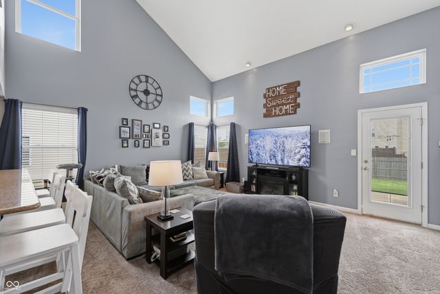 611 Melrose Court, Greenfield, IN 46140