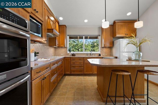 131 Saint Germain Ln, Pleasant Hill, CA 94523