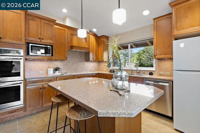 131 Saint Germain Ln, Pleasant Hill, CA 94523