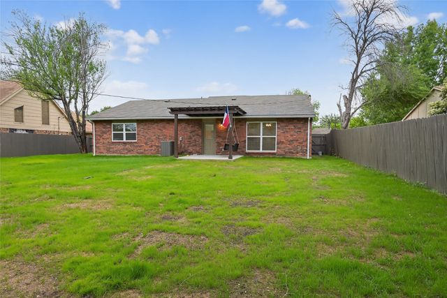 7001 Newcastle Place, North Richland Hills, TX 76182