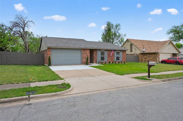 7001 Newcastle Place, North Richland Hills, TX 76182