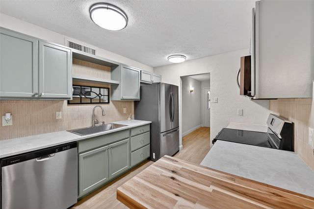 7001 Newcastle Place, North Richland Hills, TX 76182