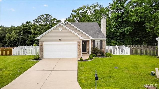8300 Crystal Ridge Court, Cedar Hill, MO 63016