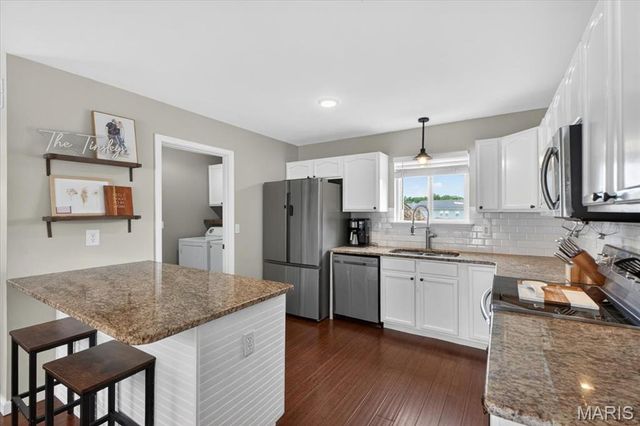 8300 Crystal Ridge Court, Cedar Hill, MO 63016