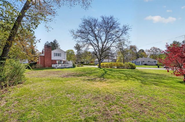 984 Fox Meadow Road, Yorktown Heights, NY 10598
