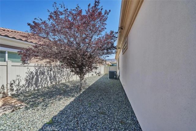 987 Avenal, Beaumont, CA 92223