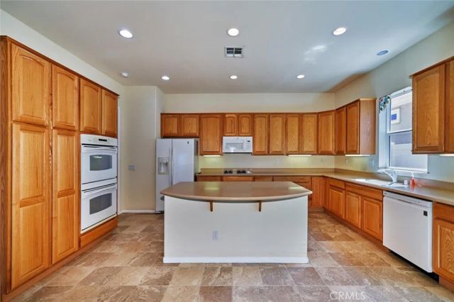 987 Avenal, Beaumont, CA 92223