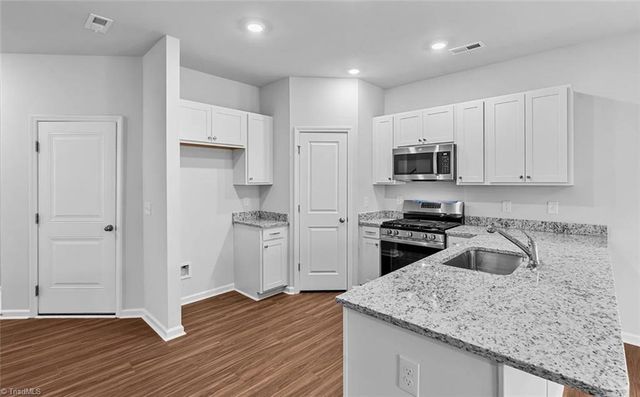 559 Raspberry Hill Road, Winston-salem, NC 27106