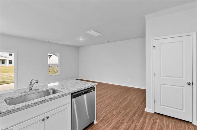 559 Raspberry Hill Road, Winston-salem, NC 27106