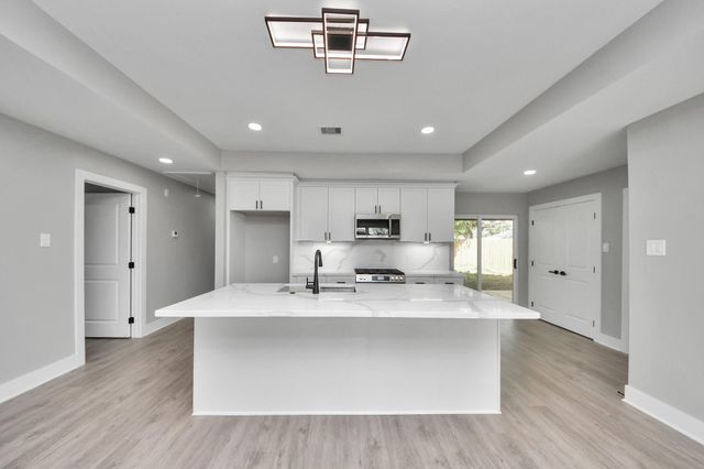 2130 Lamina Lane, Houston, TX 77017