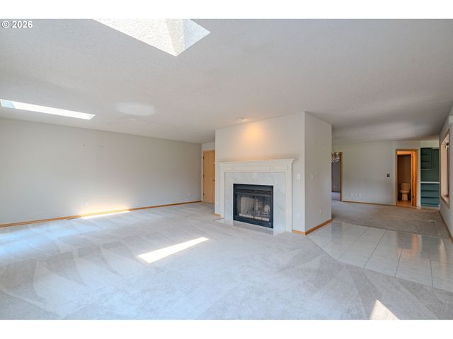 1530 Ne MARINE Dr, Portland, OR 97211