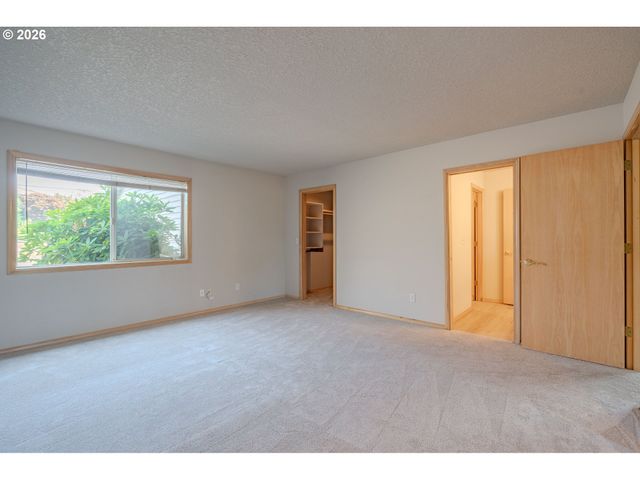 1530 Ne MARINE Dr, Portland, OR 97211