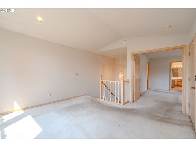 1530 Ne MARINE Dr, Portland, OR 97211