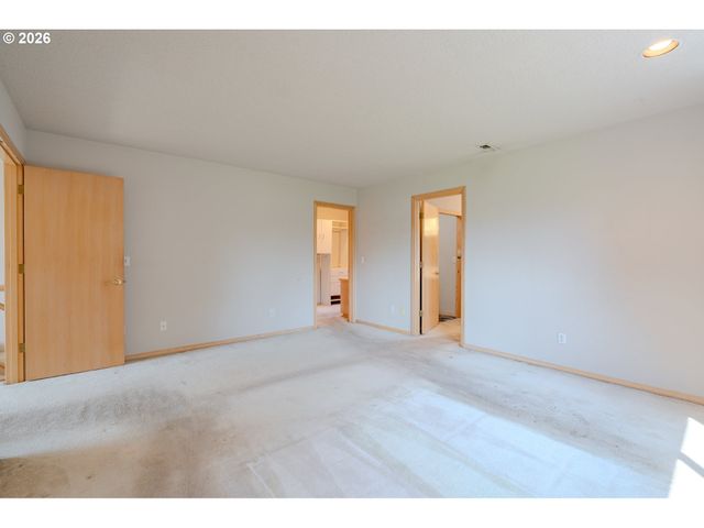 1530 Ne MARINE Dr, Portland, OR 97211