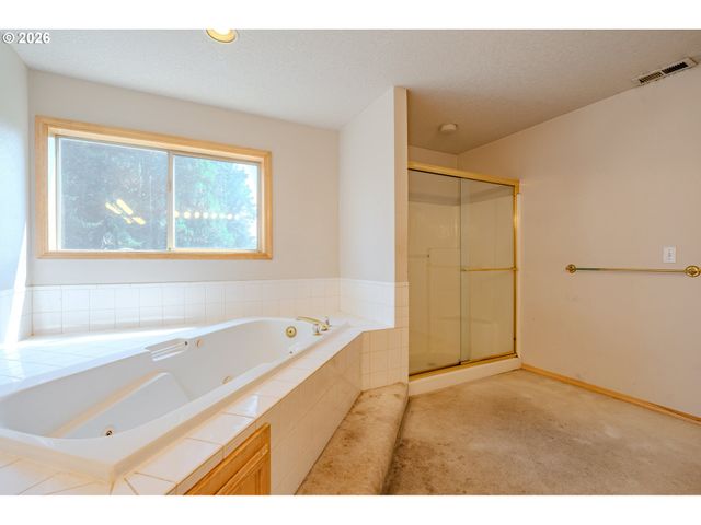1530 Ne MARINE Dr, Portland, OR 97211