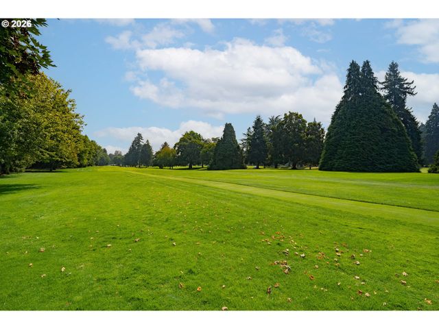1530 Ne MARINE Dr, Portland, OR 97211