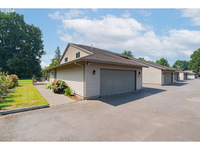 1530 Ne MARINE Dr, Portland, OR 97211