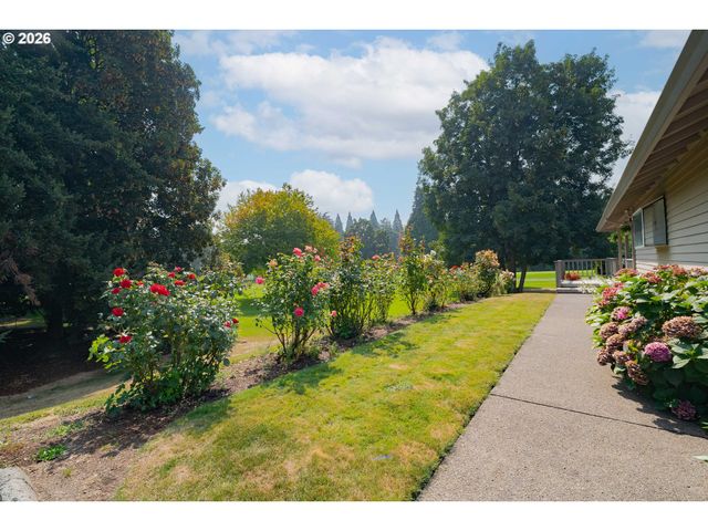 1530 Ne MARINE Dr, Portland, OR 97211