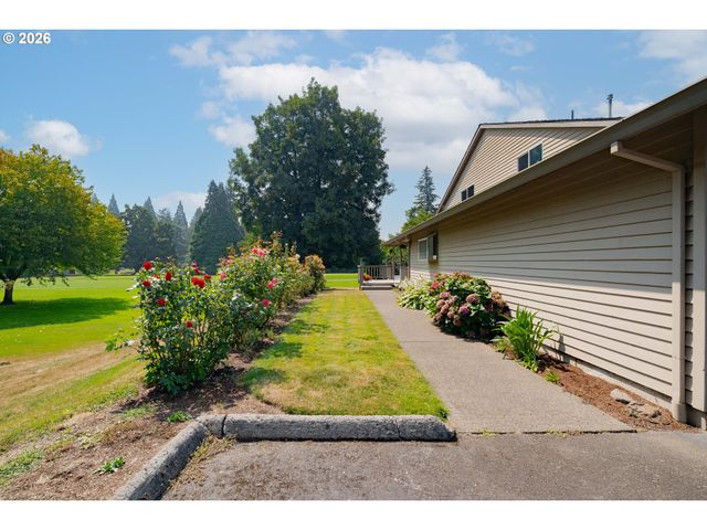 1530 Ne MARINE Dr, Portland, OR 97211
